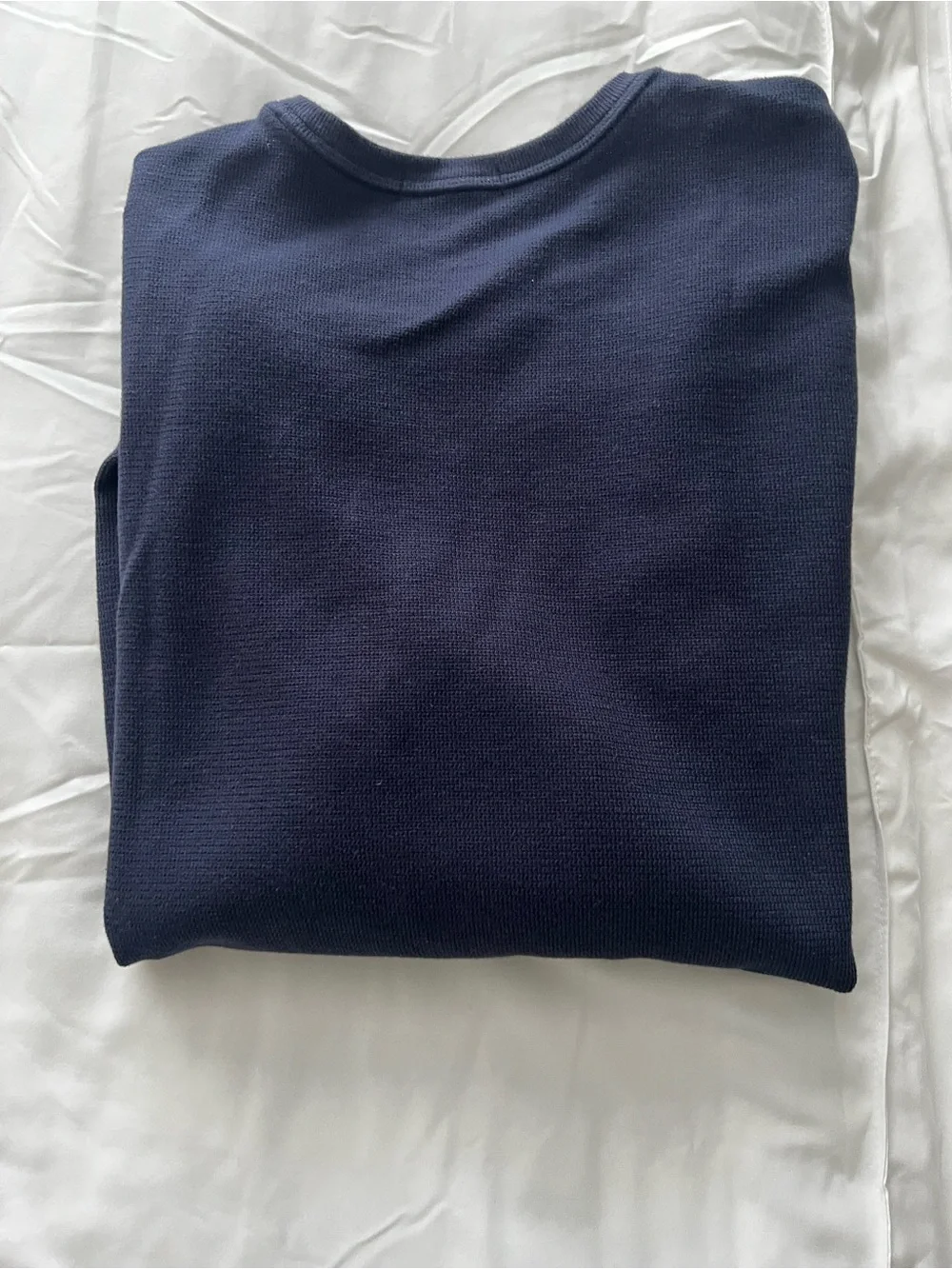 Banana Republic Men's Dark Navy Crewneck Long-Sleeve Tee